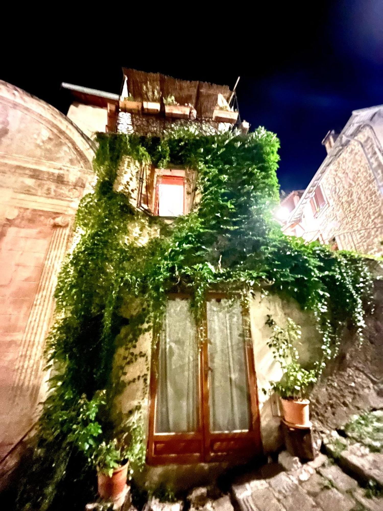 Gite Des Remparts Luceram Bagian luar foto